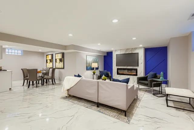 $875,000 | 9001 South Claremont Avenue, Chicago, IL 60643