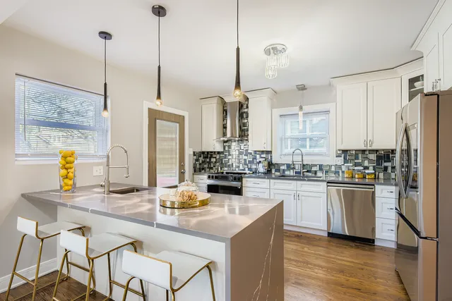 $875,000 | 9001 South Claremont Avenue, Chicago, IL 60643