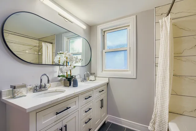 $875,000 | 9001 South Claremont Avenue, Chicago, IL 60643