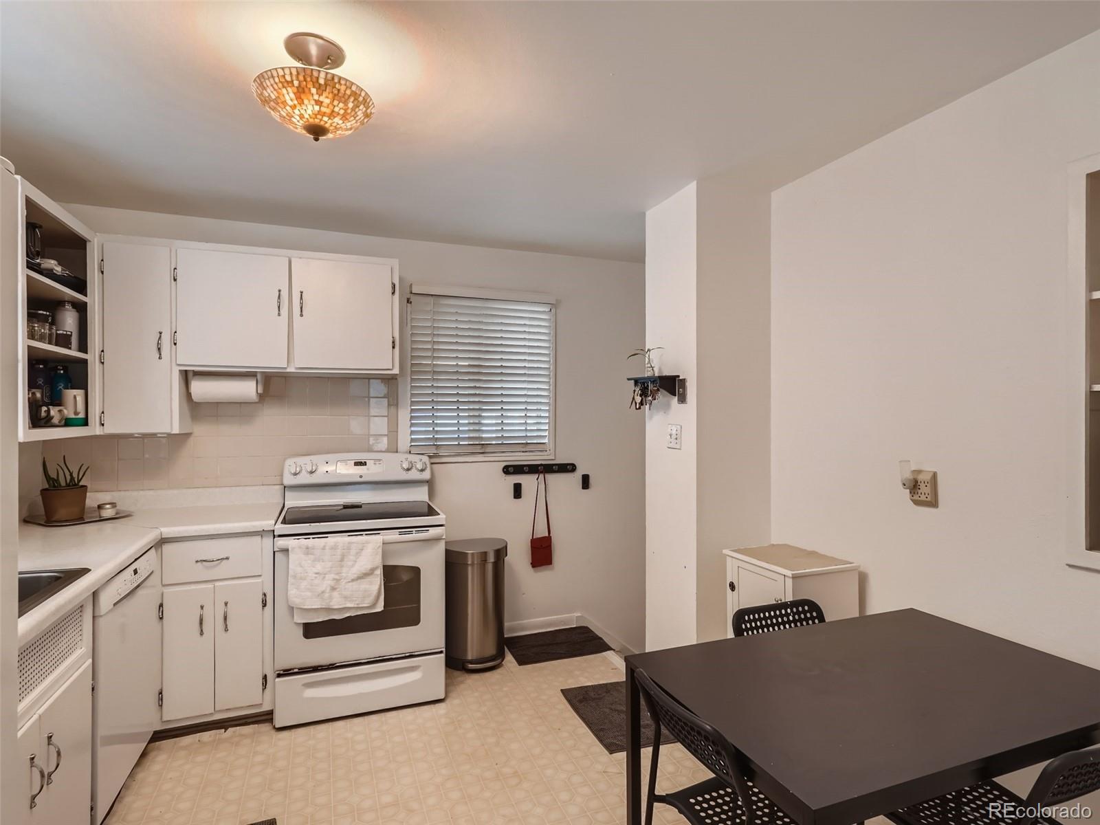 7031 Raritan Street Denver, CO 80221 - Photo 7 of 30 Gallery Image 7