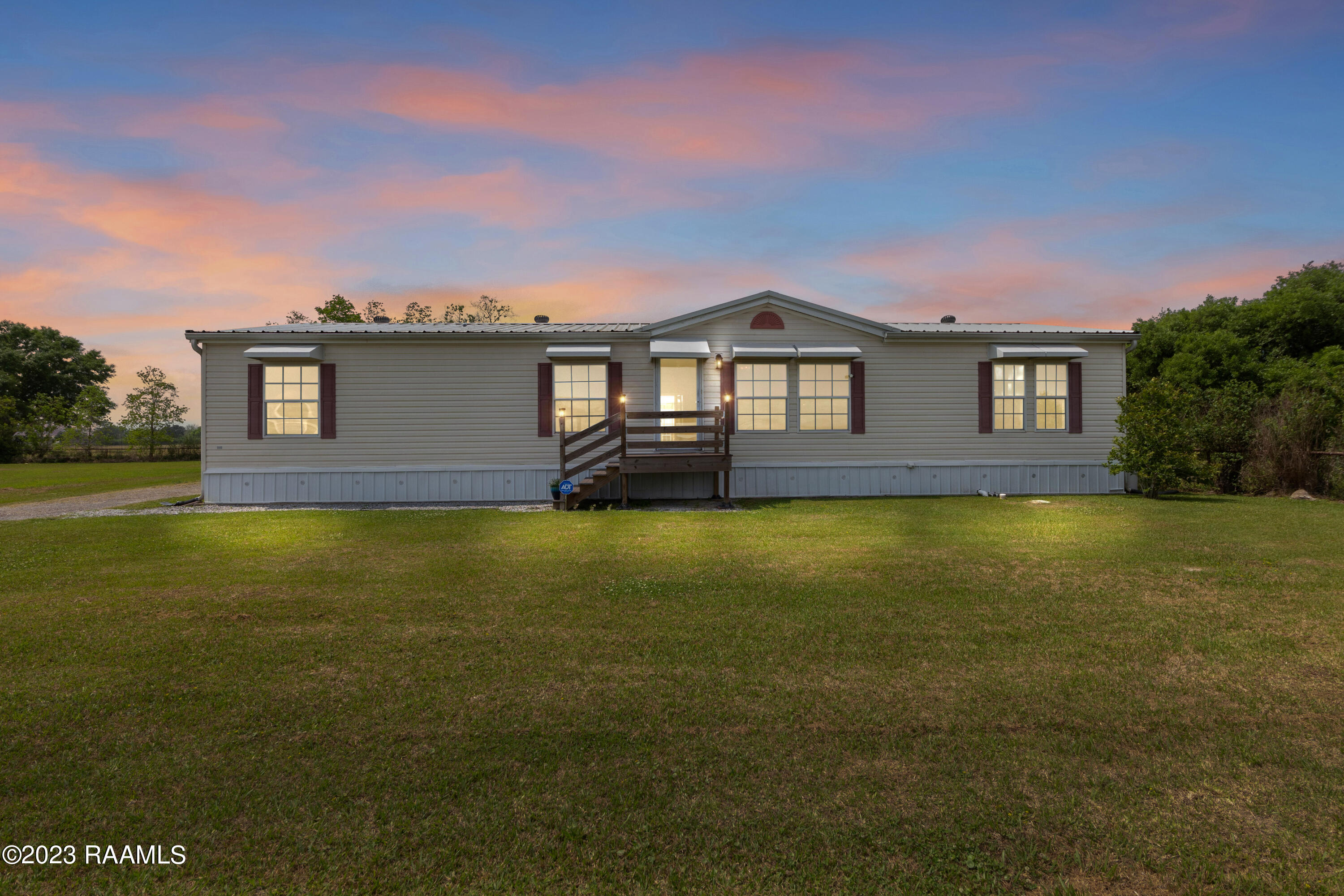 5619 Fremin Road New Iberia, LA 70560 - Photo 35 of 35 Twilight