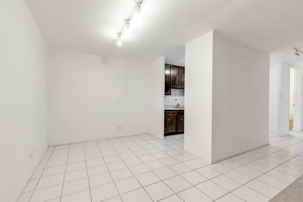 $180,000 | 16 East Old Willow Road, Unit 202S, Prospect Heights, IL 60070