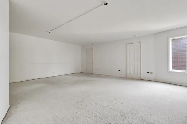 $180,000 | 16 East Old Willow Road, Unit 202S, Prospect Heights, IL 60070