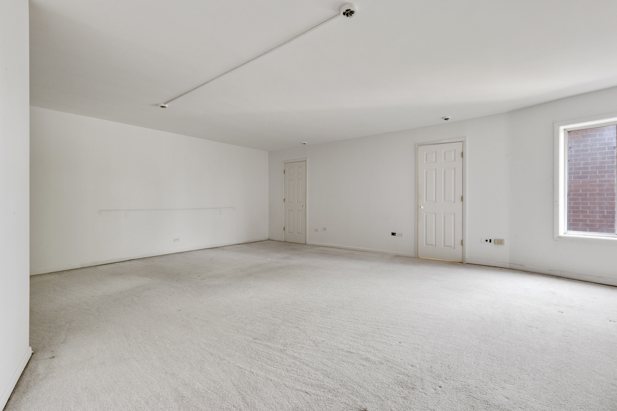 16 East Old Willow Road, Unit 202S Prospect Heights, IL 60070 - Photo 17 of 25 a view of a room