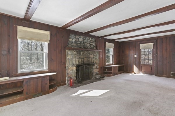 149 Topsfield Road Ipswich, MA 01938 - Photo 3 of 9