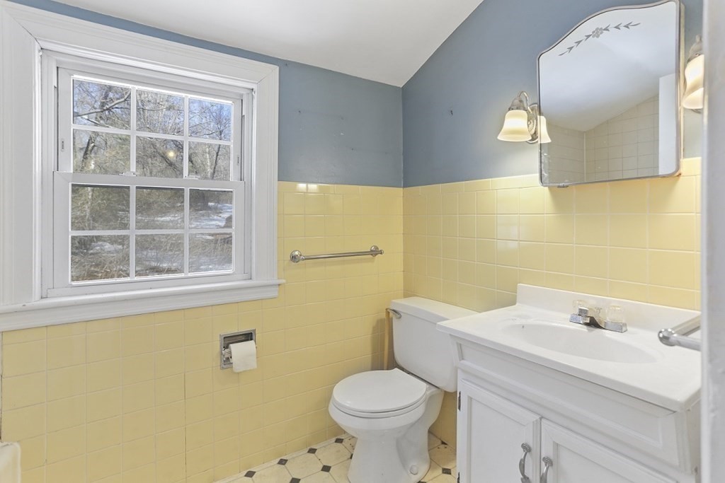 149 Topsfield Road Ipswich, MA 01938 - Photo 6 of 9