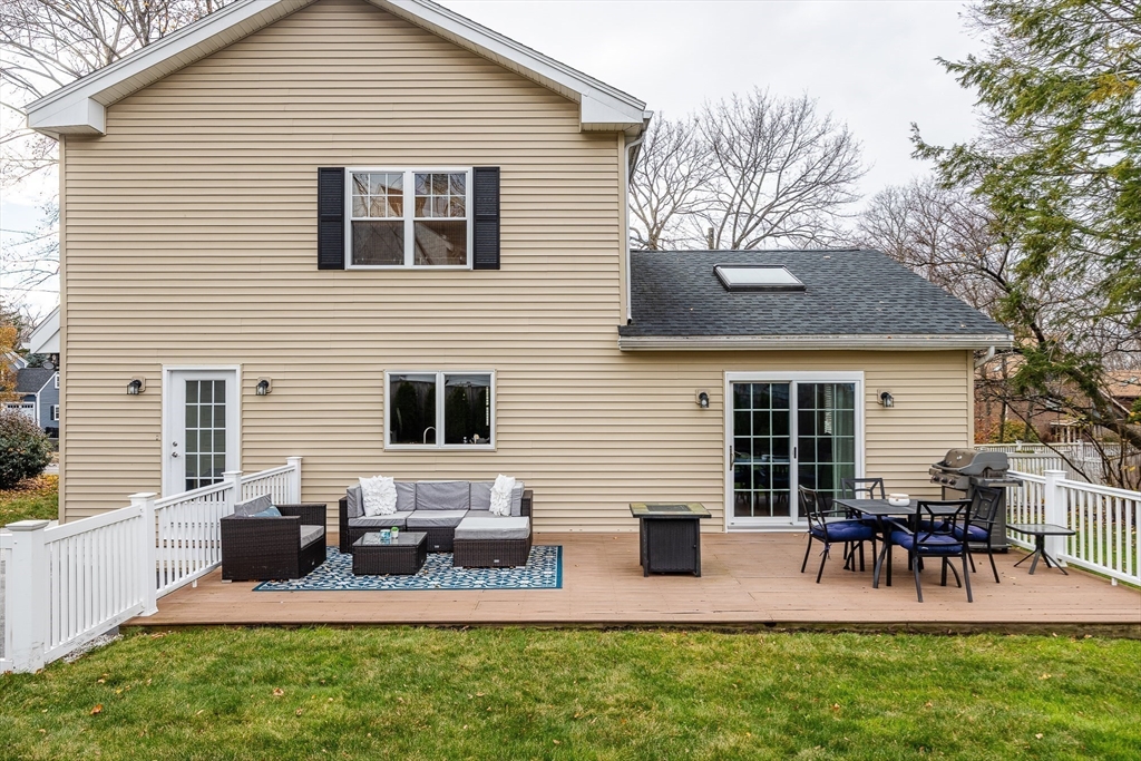 89 Grand Street Reading, MA 01867 - Photo 27 of 42