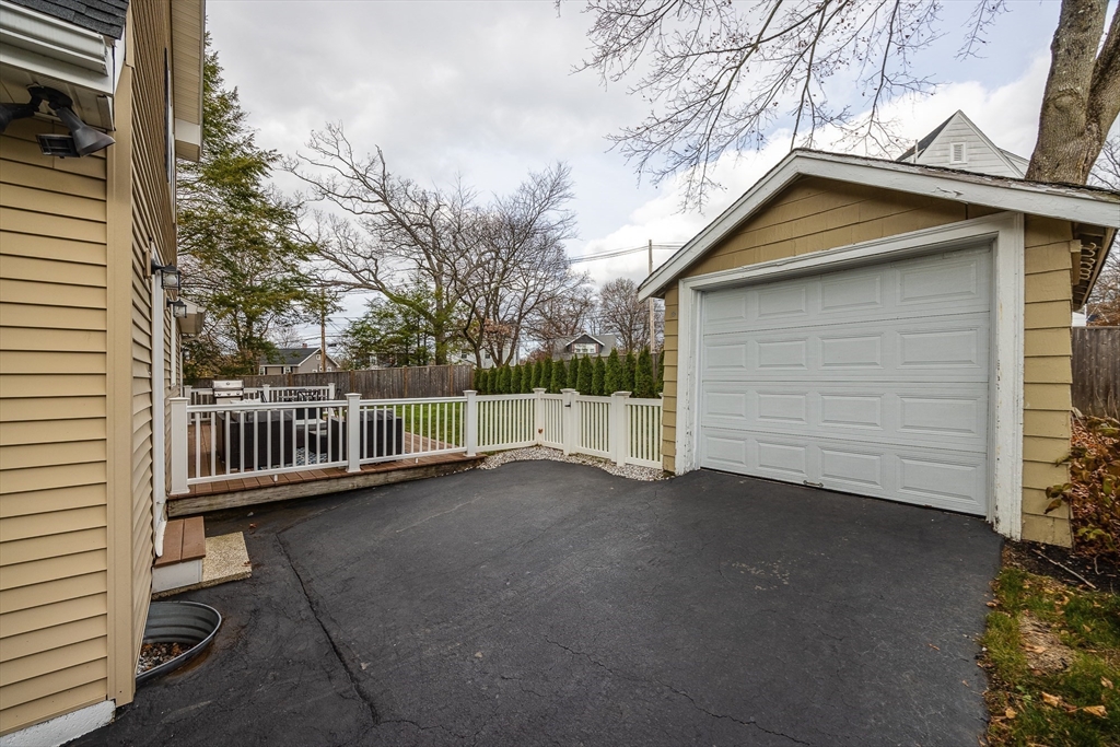 89 Grand Street Reading, MA 01867 - Photo 34 of 42