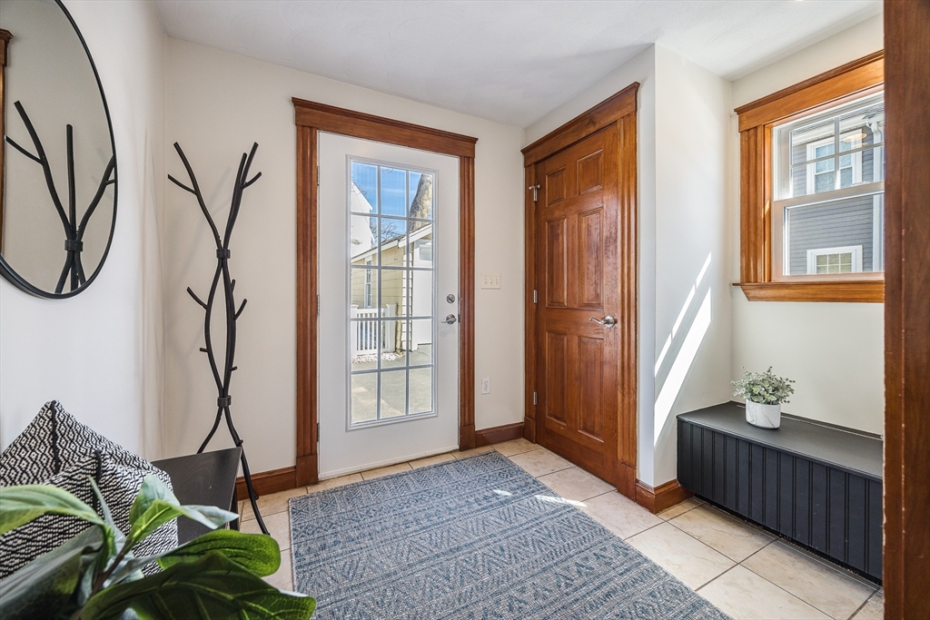 89 Grand Street Reading, MA 01867 - Photo 10 of 42