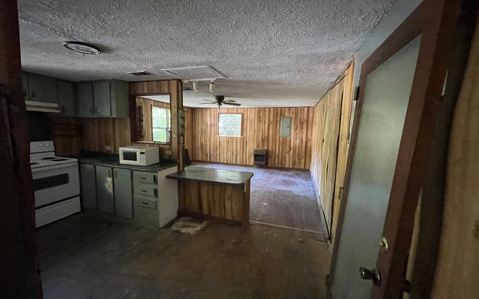 613 Farner Road Farner, TN 37333 - Photo 40 of 45 a kitchen with refrigerator and window