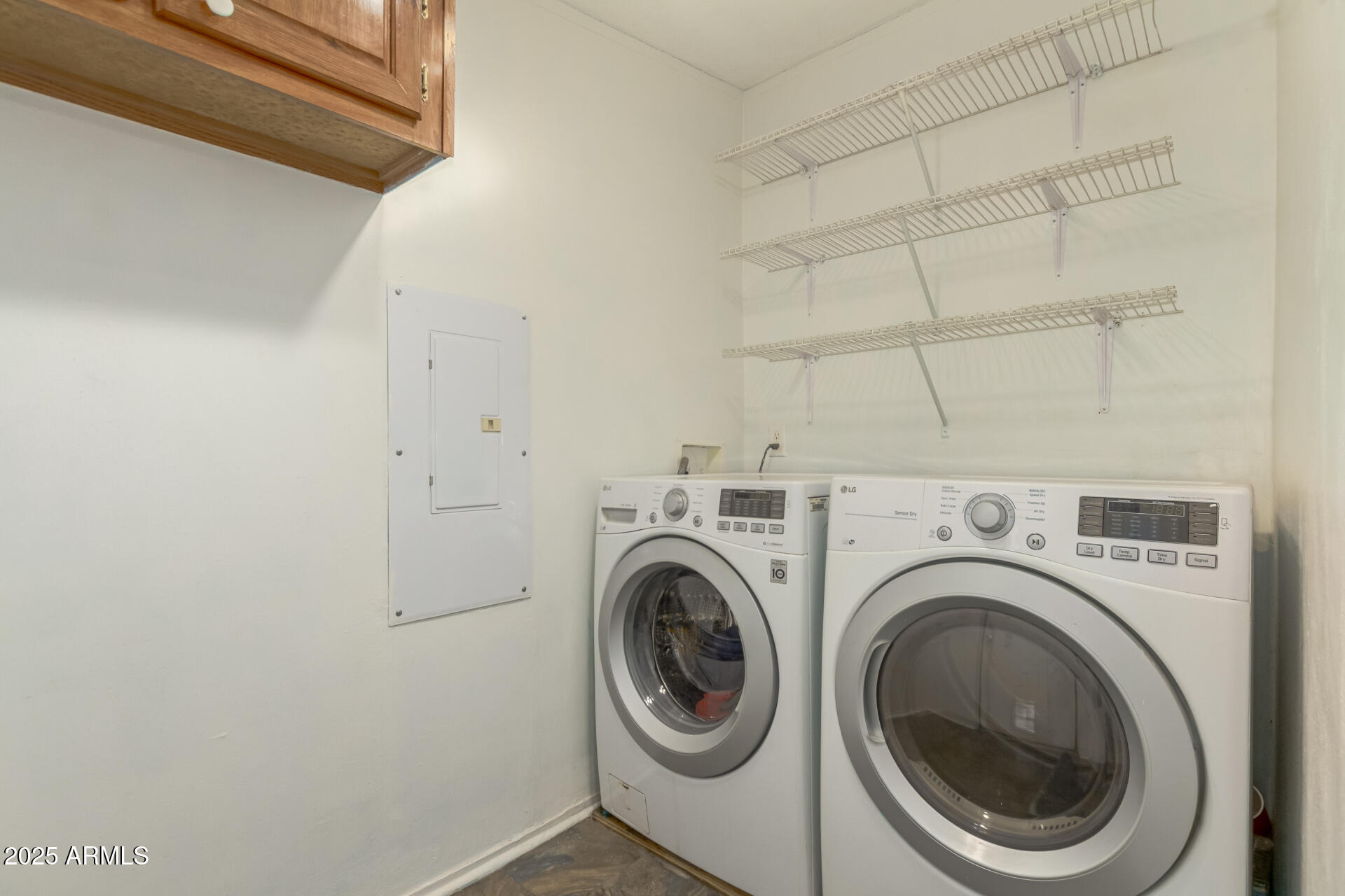 11404 West Custer Road Arizona City, AZ 85123 - Photo 19 of 27 a utility room with dryer and washer