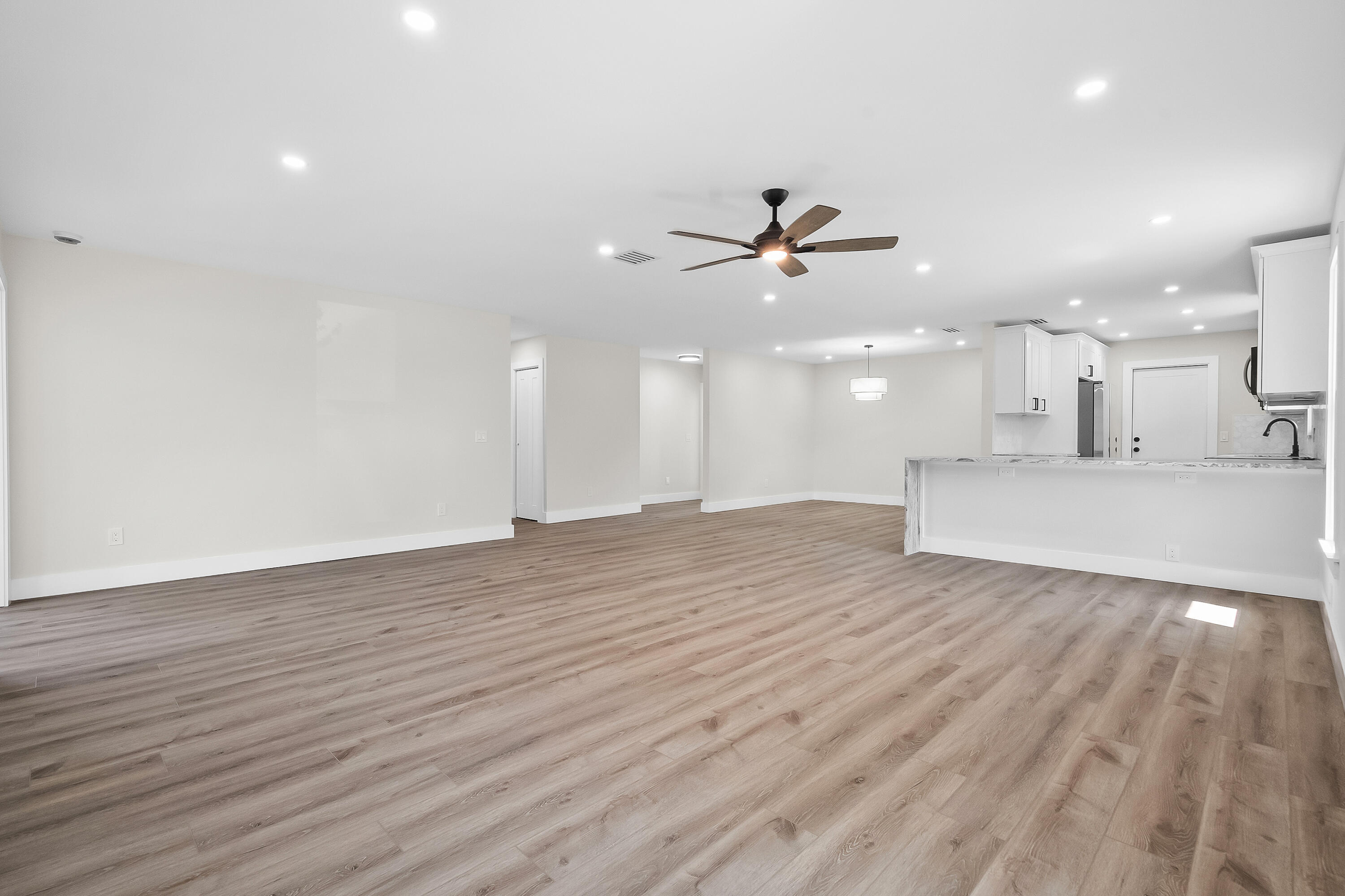 5722 Southeast Miles Grant Road Stuart, FL 34997 - Photo 13 of 37 DSC00604