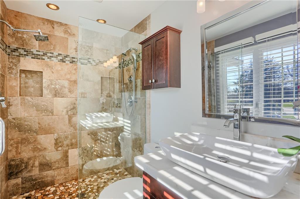 265 Shafer Road Moon Township, PA 15108 - Photo 24 of 50 a bathroom with shower and a bathtub