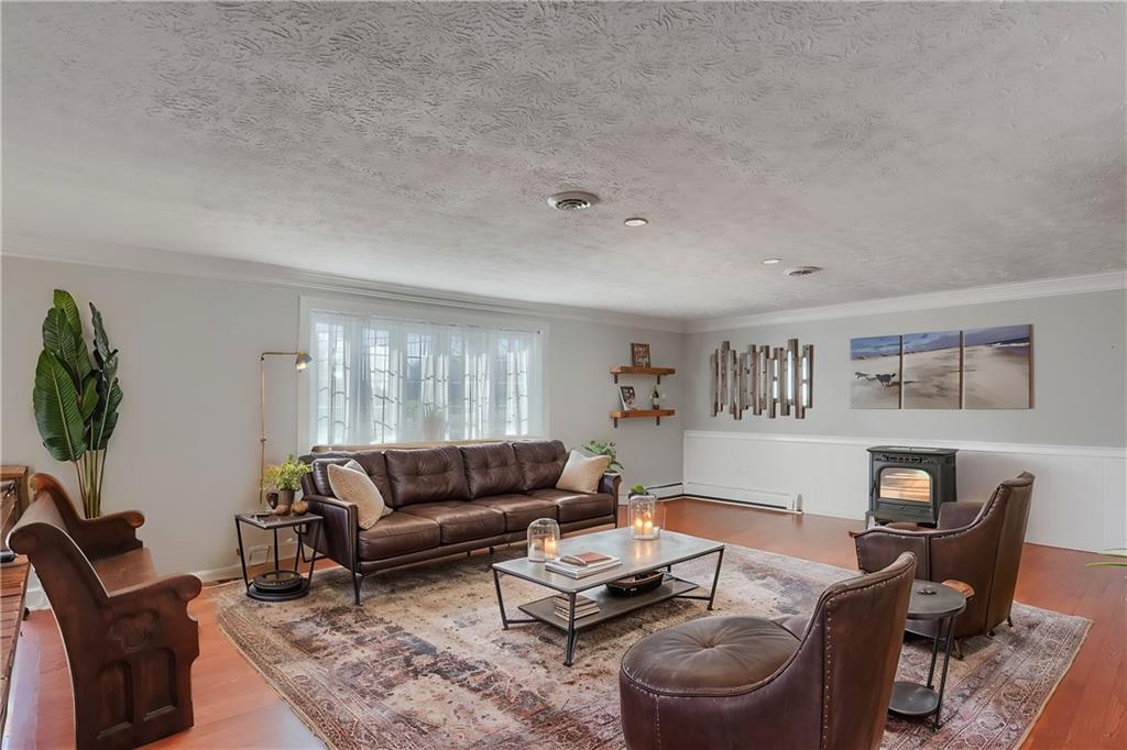 265 Shafer Road Moon Township, PA 15108 - Photo 5 of 50 a living room with furniture a rug and a window