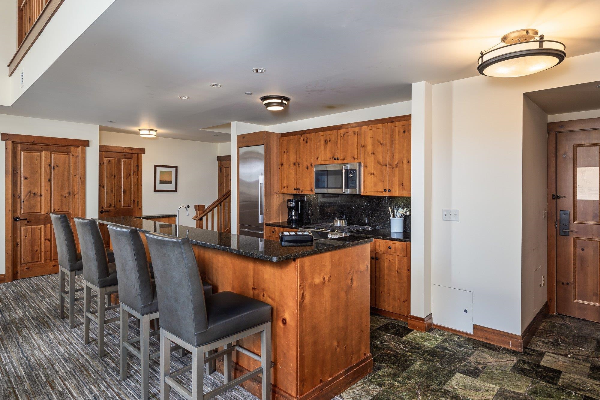 7412 Mountain Road, Unit 407/507 440 Stowe, VT 05672 - Photo 9 of 34