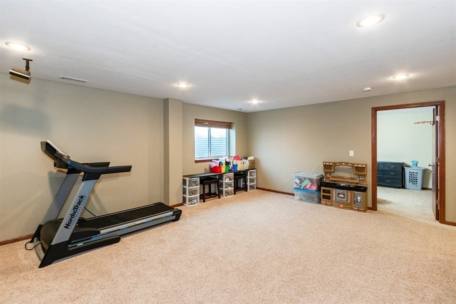 802 Wood Lily Road Solon, IA 52333 - Photo 21 of 32 Gallery Image 21