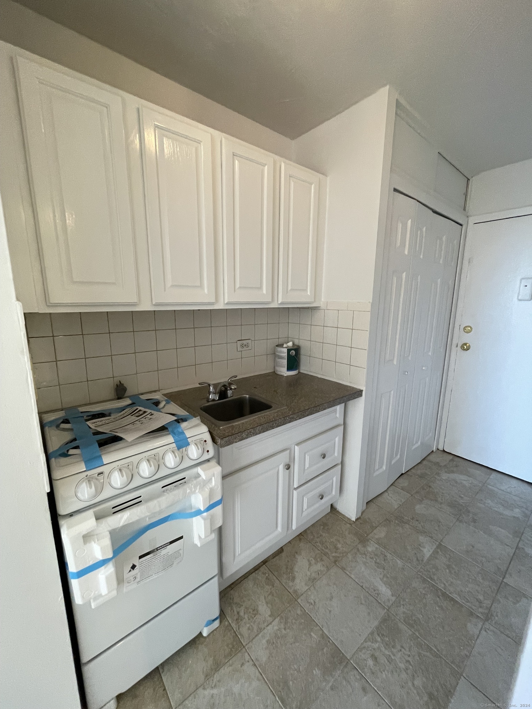 87 Glenbrook Road, Unit 3C Stamford, CT 06902 - Photo 11 of 16