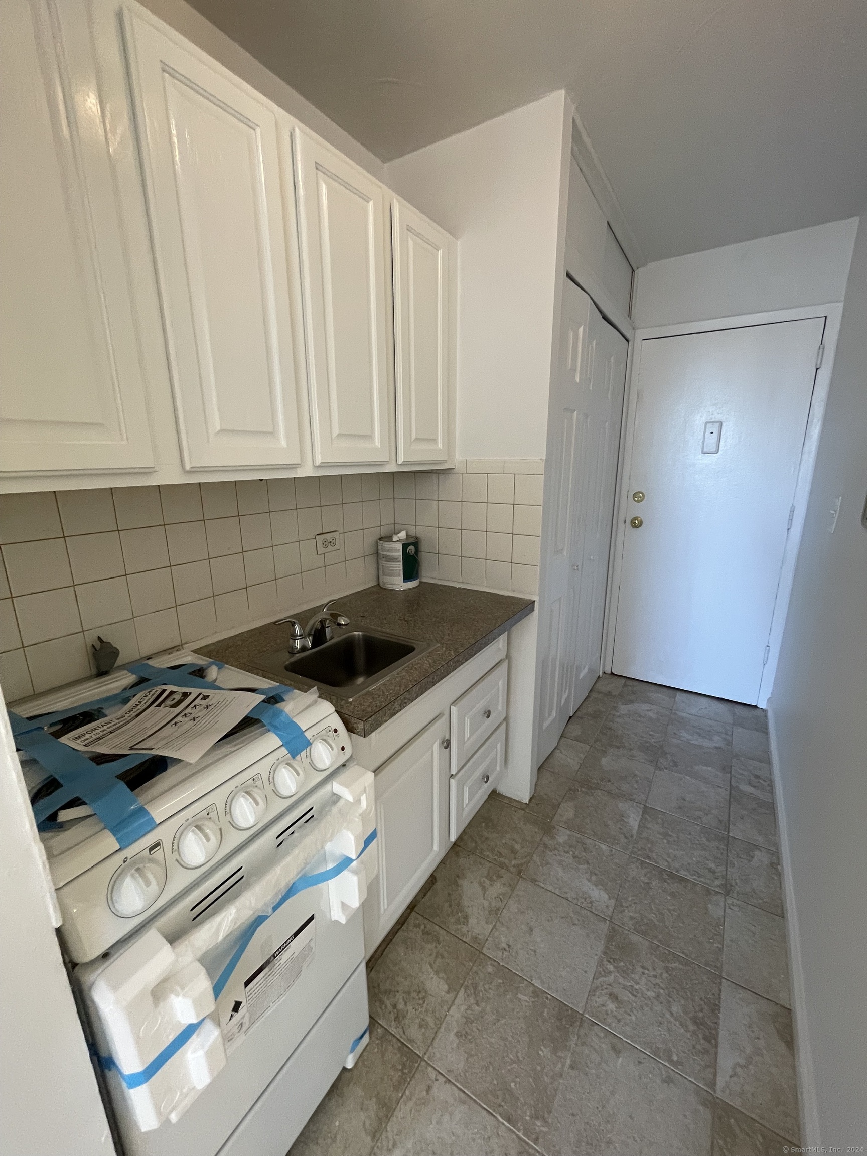 87 Glenbrook Road, Unit 3C Stamford, CT 06902 - Photo 13 of 16