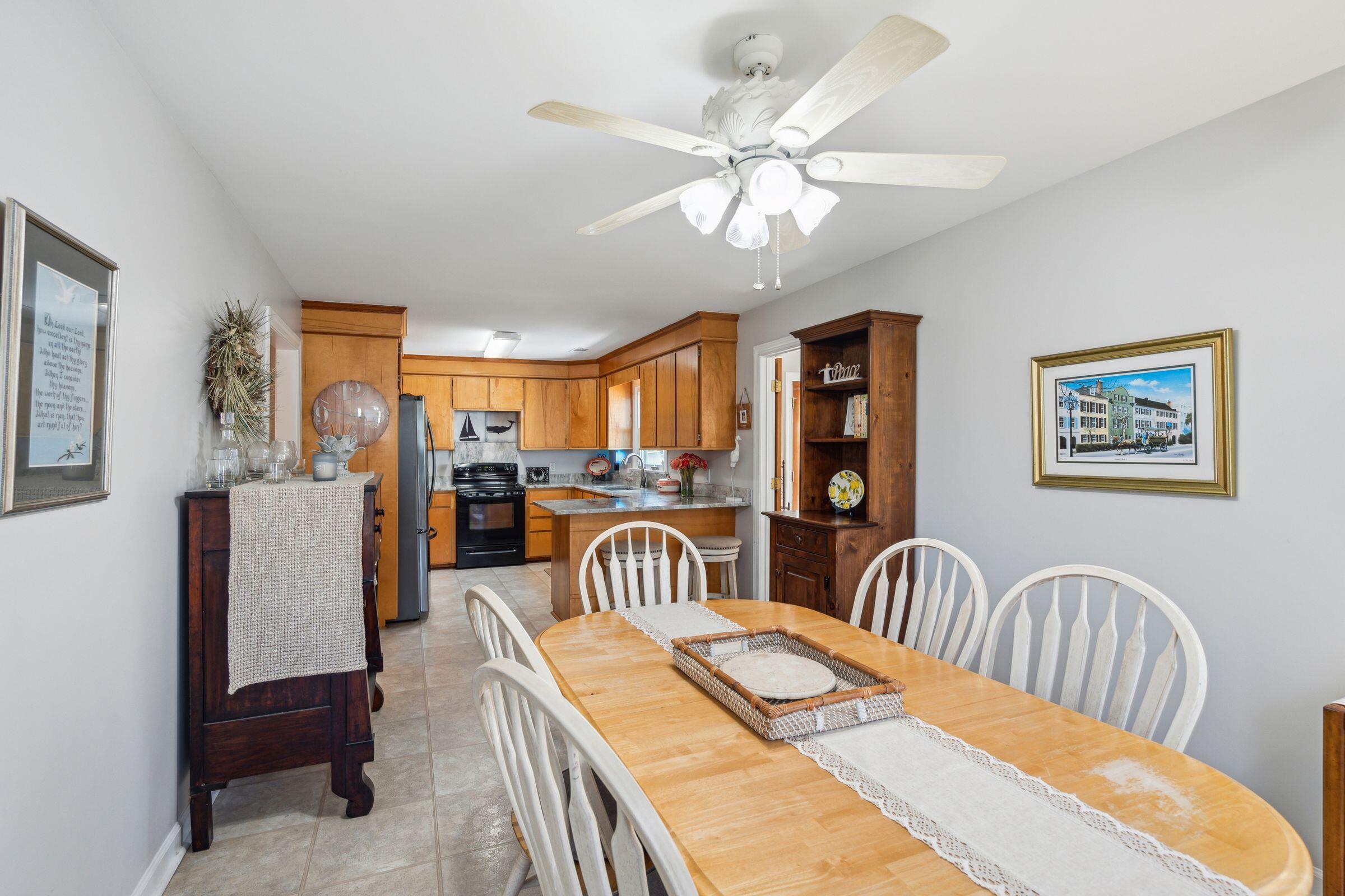 1522 Oak Landing Road Mount Pleasant, SC 29464 - Photo 17 of 64 18_1522OaklandingRd-KeenEyeMarketing-018