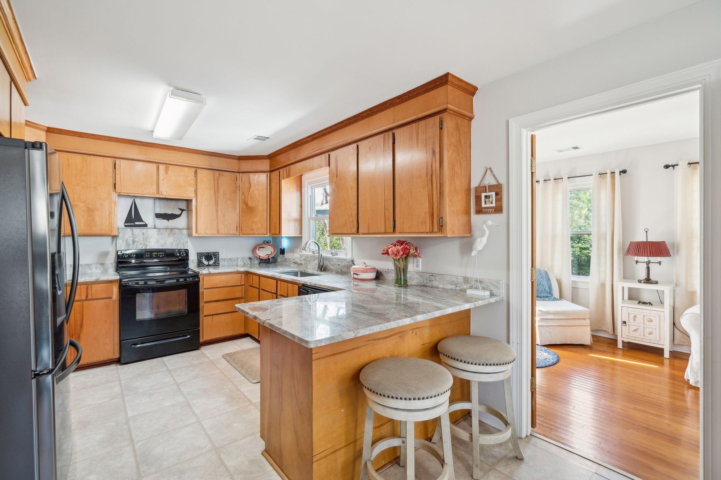 1522 Oak Landing Road Mount Pleasant, SC 29464 - Photo 18 of 64 19_1522OaklandingRd-KeenEyeMarketing-019