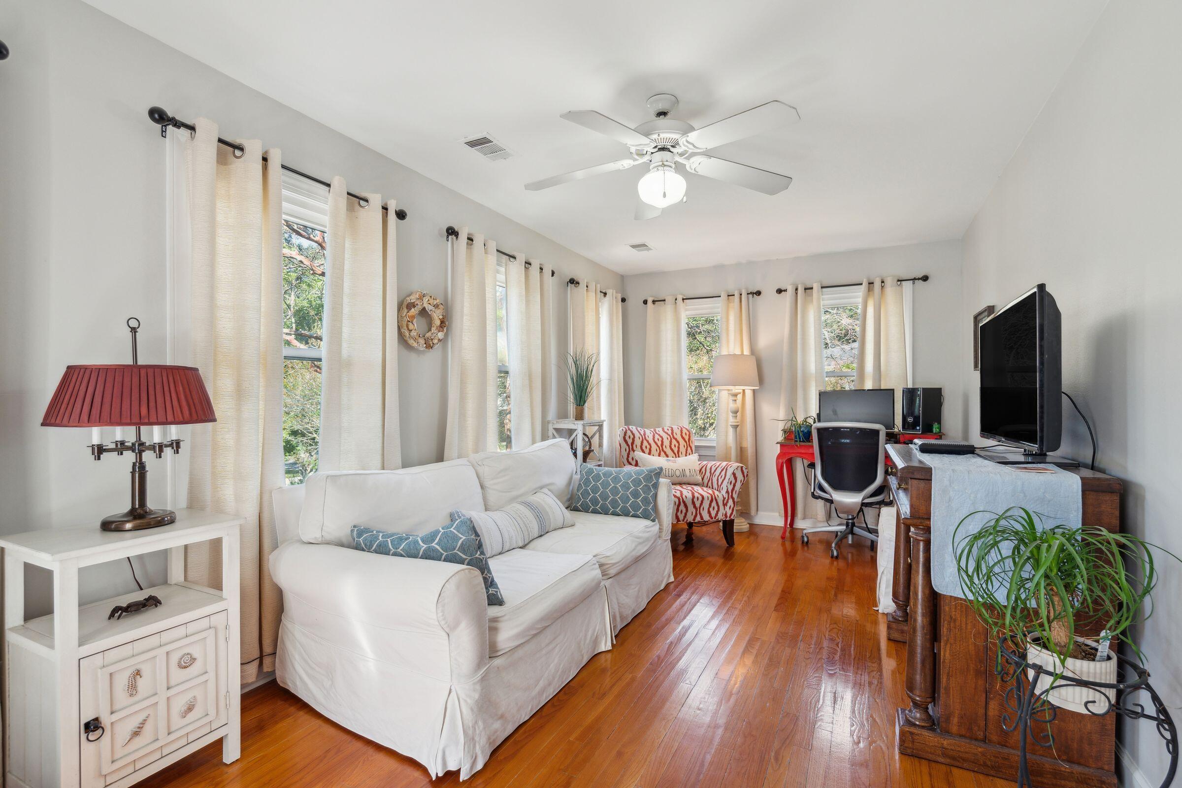 1522 Oak Landing Road Mount Pleasant, SC 29464 - Photo 23 of 64 24_1522OaklandingRd-KeenEyeMarketing-024