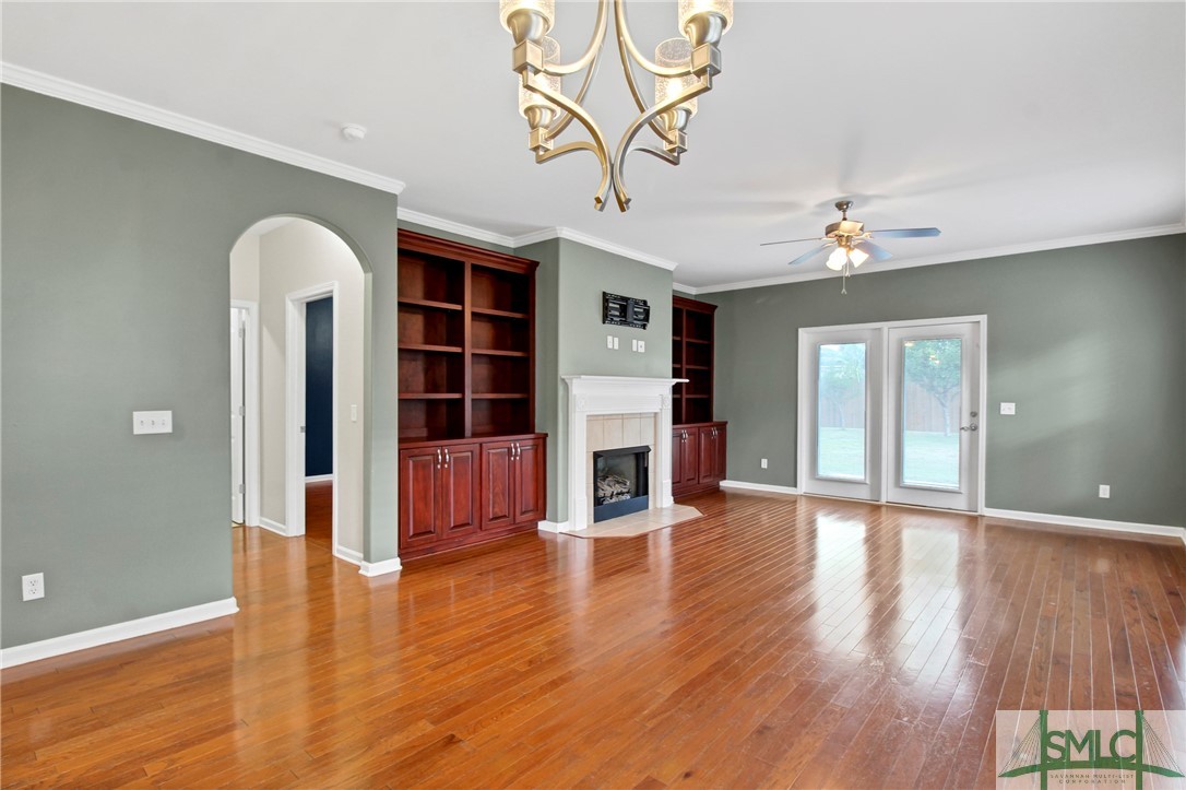 213 Sawgrass Drive Savannah, GA 31405 - Photo 14 of 50 Living Room