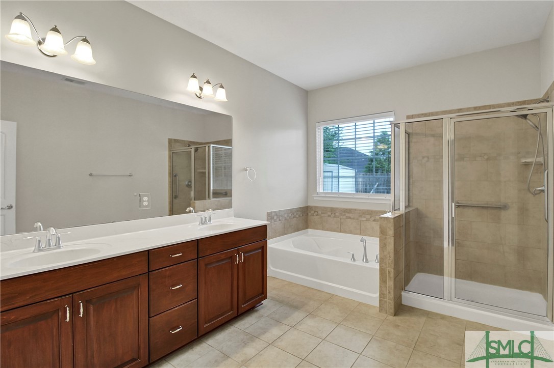213 Sawgrass Drive Savannah, GA 31405 - Photo 7 of 50 Primary Bathroom