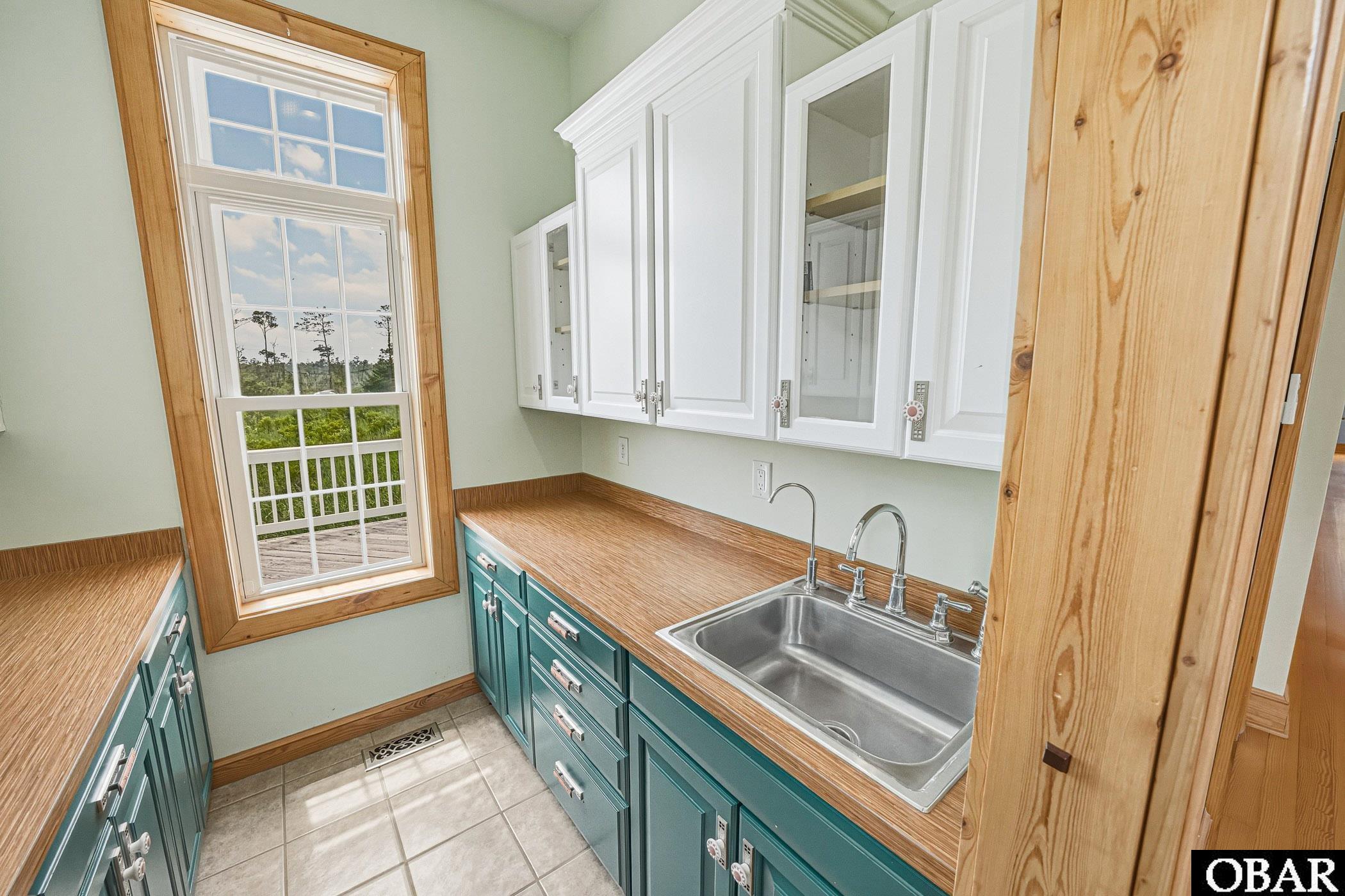 266 Cahoon Road Manns Harbor, NC 27953 - Photo 19 of 89 Butler's Pantry