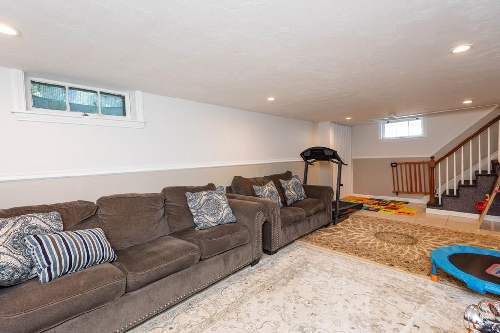 4 Williams Road Lynnfield, MA 01940 - Photo 41 of 42 Gallery Image 41