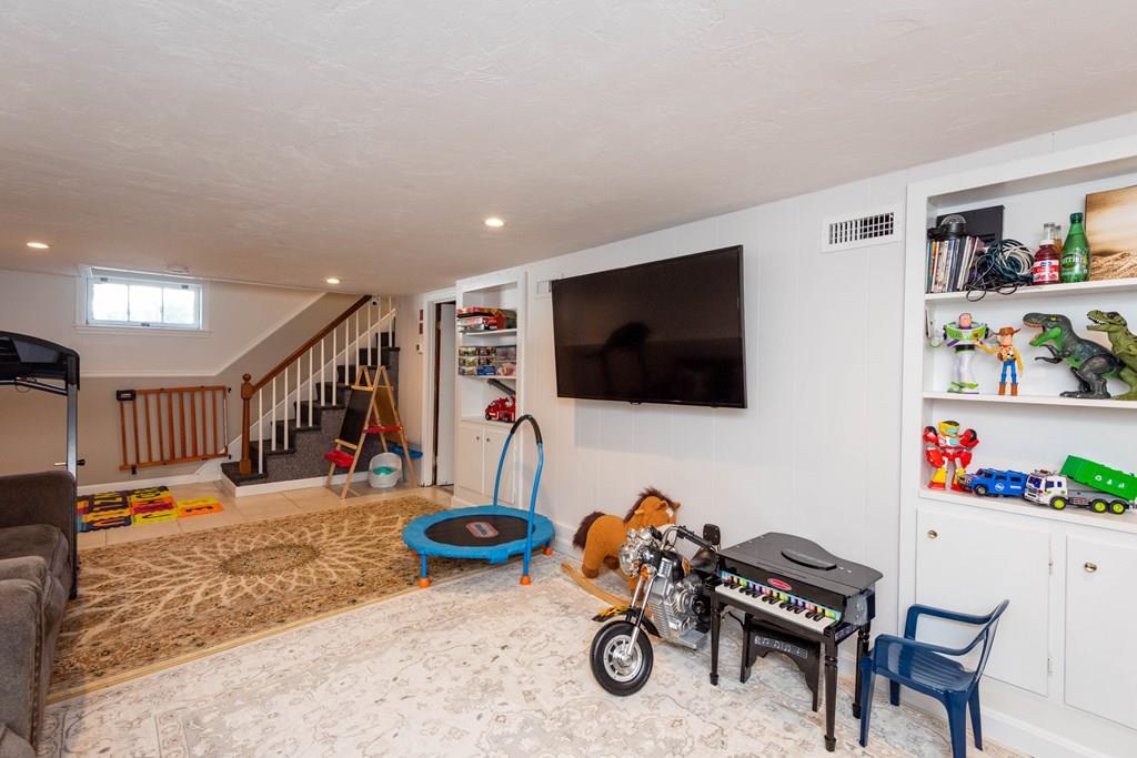 4 Williams Road Lynnfield, MA 01940 - Photo 42 of 42 Gallery Image 42