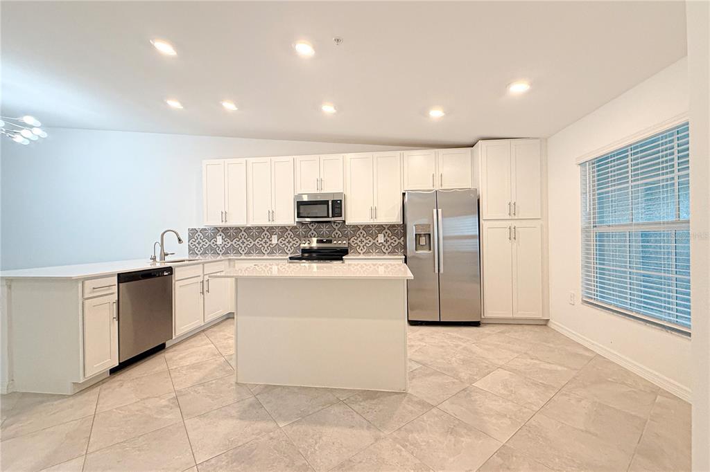 18923 Scallop Loop, Unit 201 Lakewood Ranch, FL 34211 - Photo 4 of 32