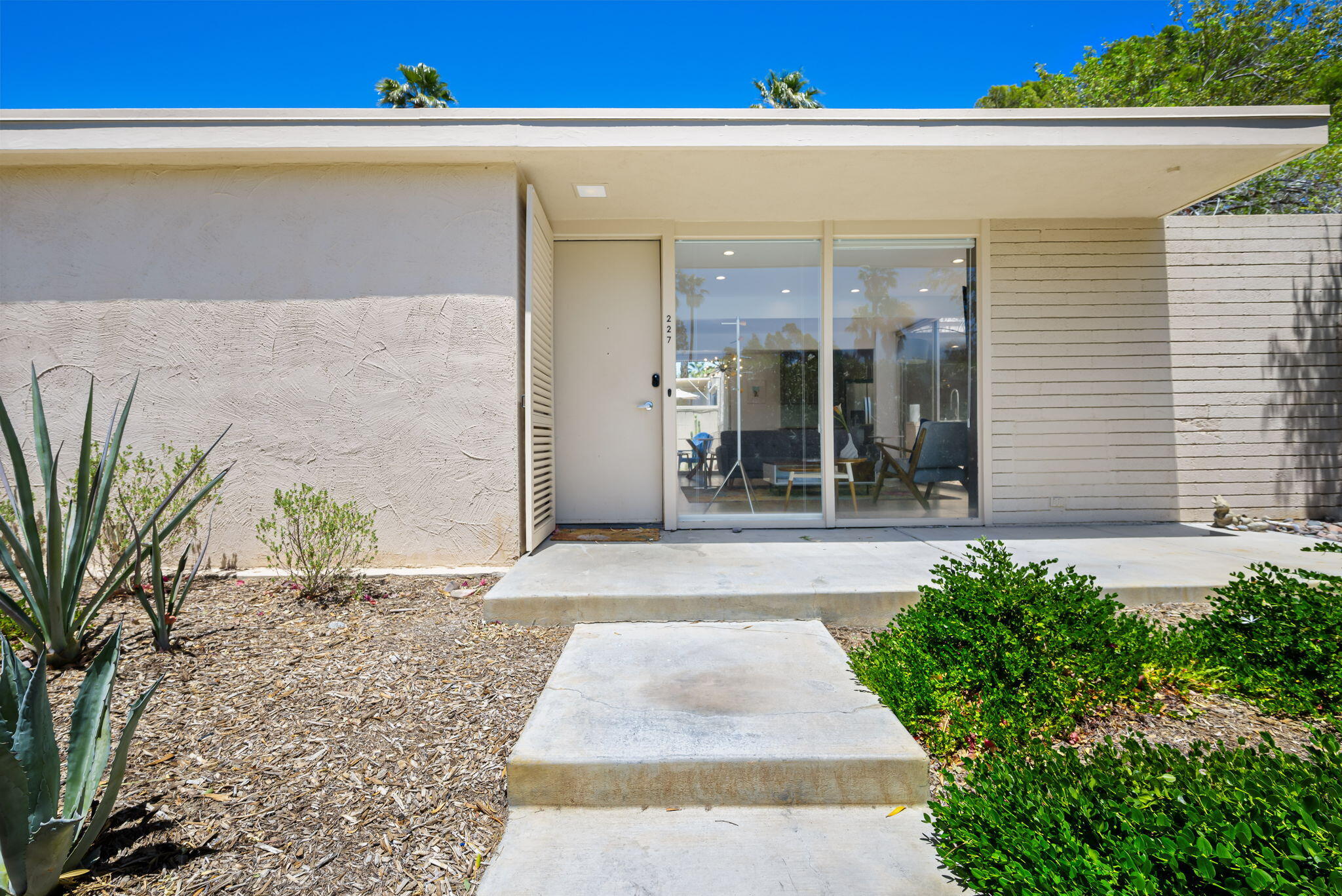 360 Cabrillo Road, Unit 227 Palm Springs, CA 92262 - Photo 4 of 32 9-web-or-mls-FECabrillo_OPMG_0525_009
