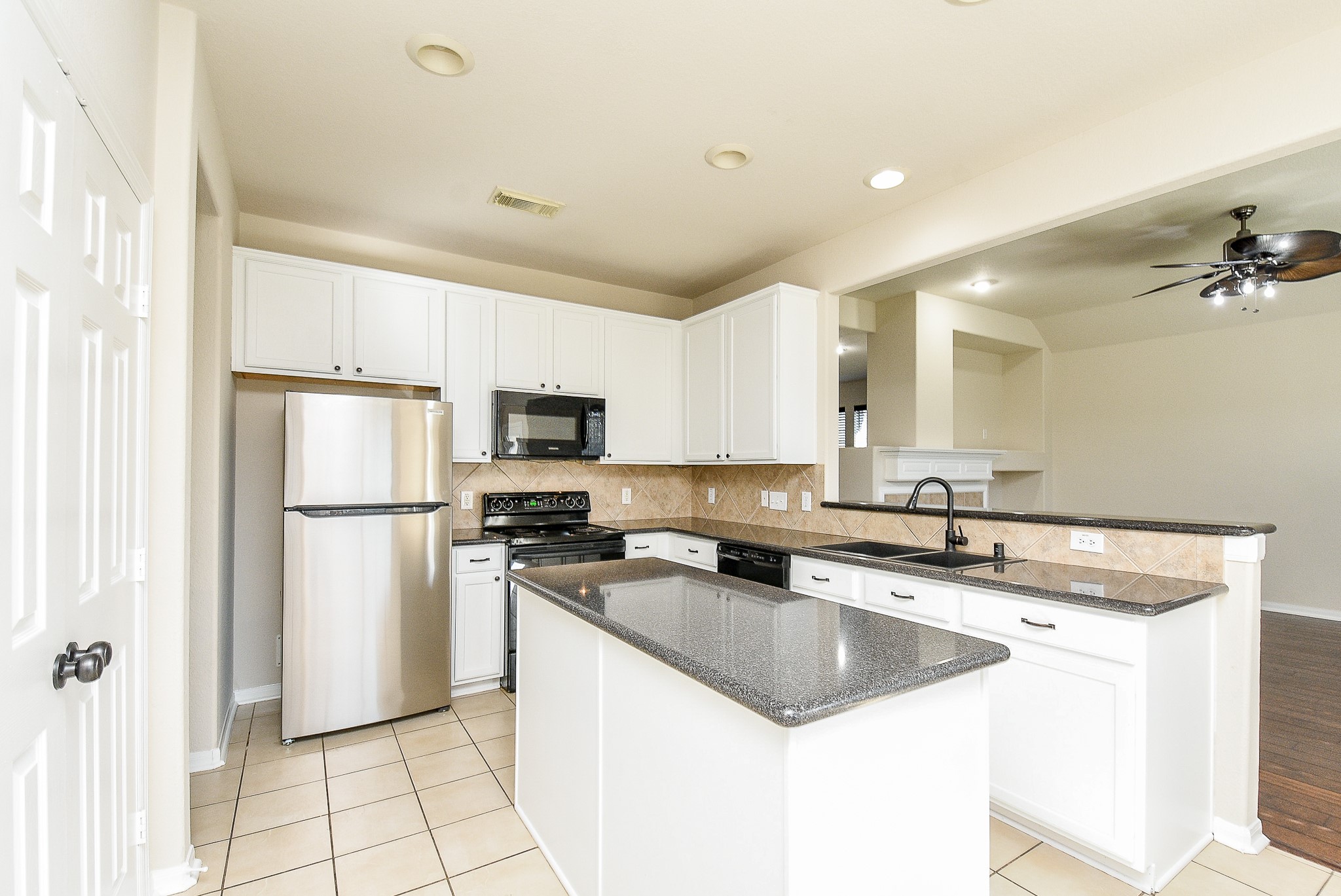 9135 Edgeloch Drive Spring, TX 77379 - Photo 13 of 32