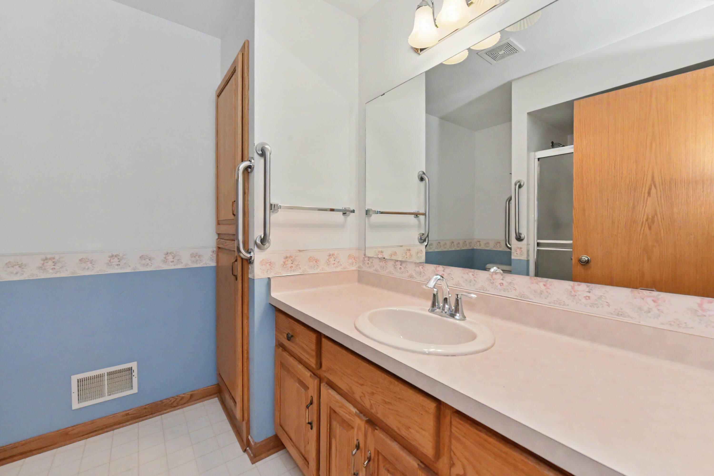 N22W26761 Shooting Star Road Pewaukee, WI 53072 - Photo 31 of 47 DSC_8223