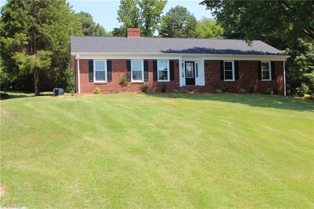 2715 Farmbrook Road Winston-Salem, NC 27103 - Photo 2 of 28 Gallery Image 2