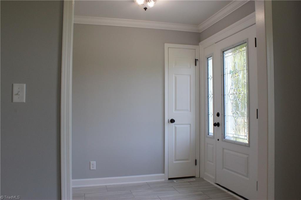 2715 Farmbrook Road Winston-Salem, NC 27103 - Photo 3 of 28 Gallery Image 3