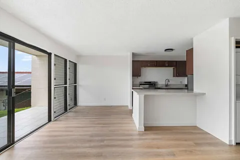 $454,800 | 79-7199 Mamalahoa Highway, Unit 110, Holualoa, HI 96725