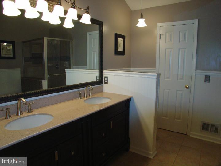 6 Howe Court Pennington, NJ 08534 - Photo 17 of 25 View