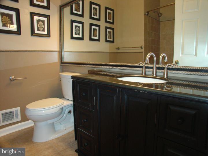6 Howe Court Pennington, NJ 08534 - Photo 20 of 25 Bathroom