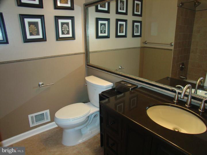 6 Howe Court Pennington, NJ 08534 - Photo 21 of 25 Bathroom