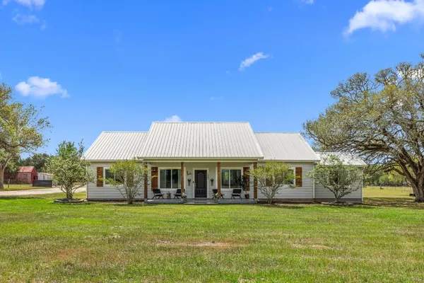 $575,000 | 1884 County Road 218, Weimar, TX 78962
