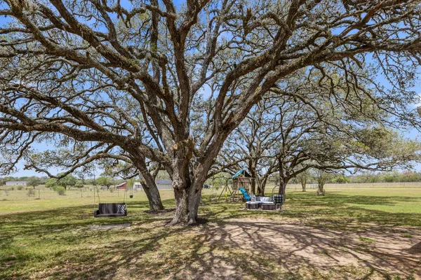 $575,000 | 1884 County Road 218, Weimar, TX 78962