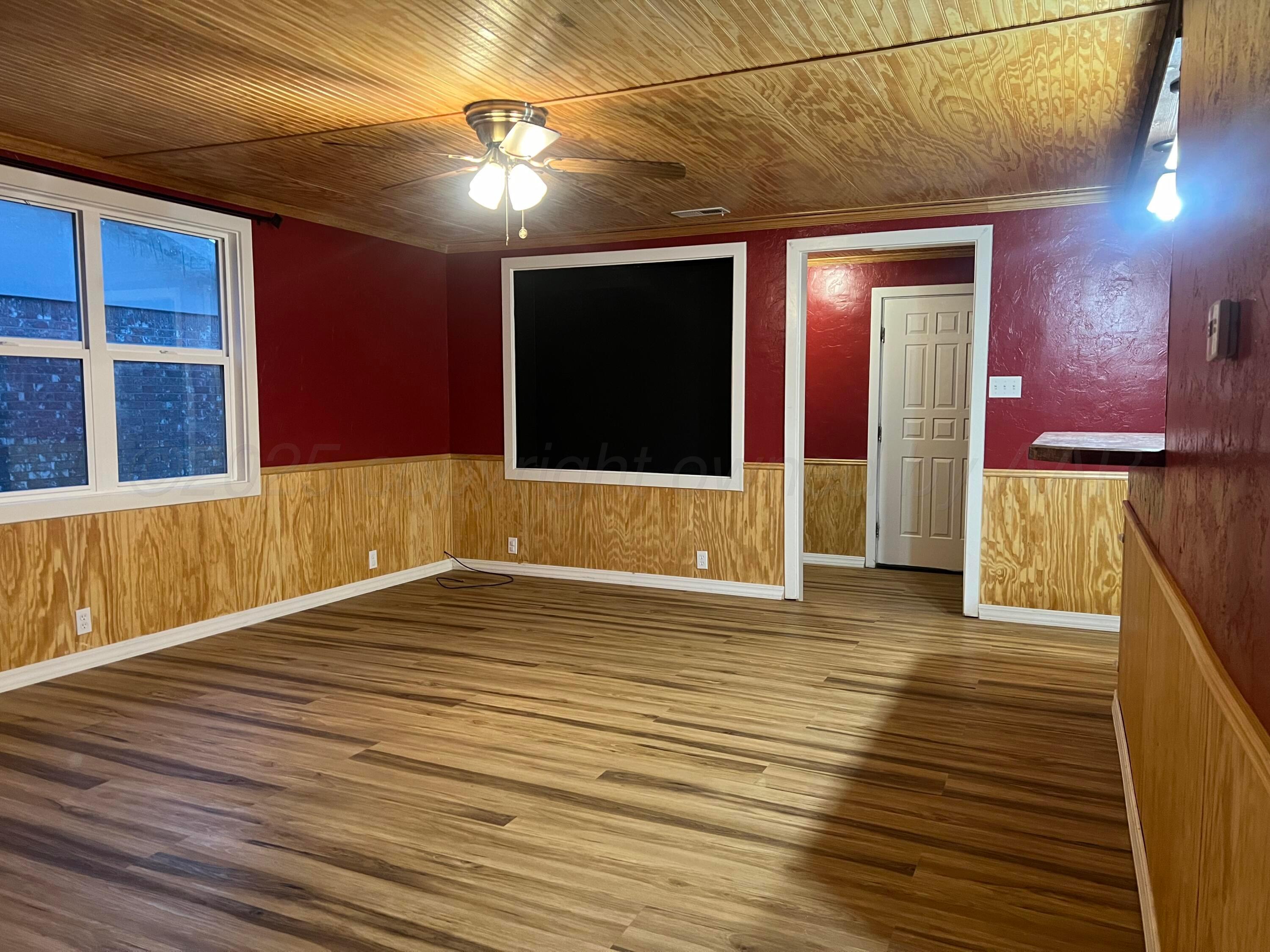 505 South Denton Street Booker, TX 79005 - Photo 4 of 15 IMG_3772