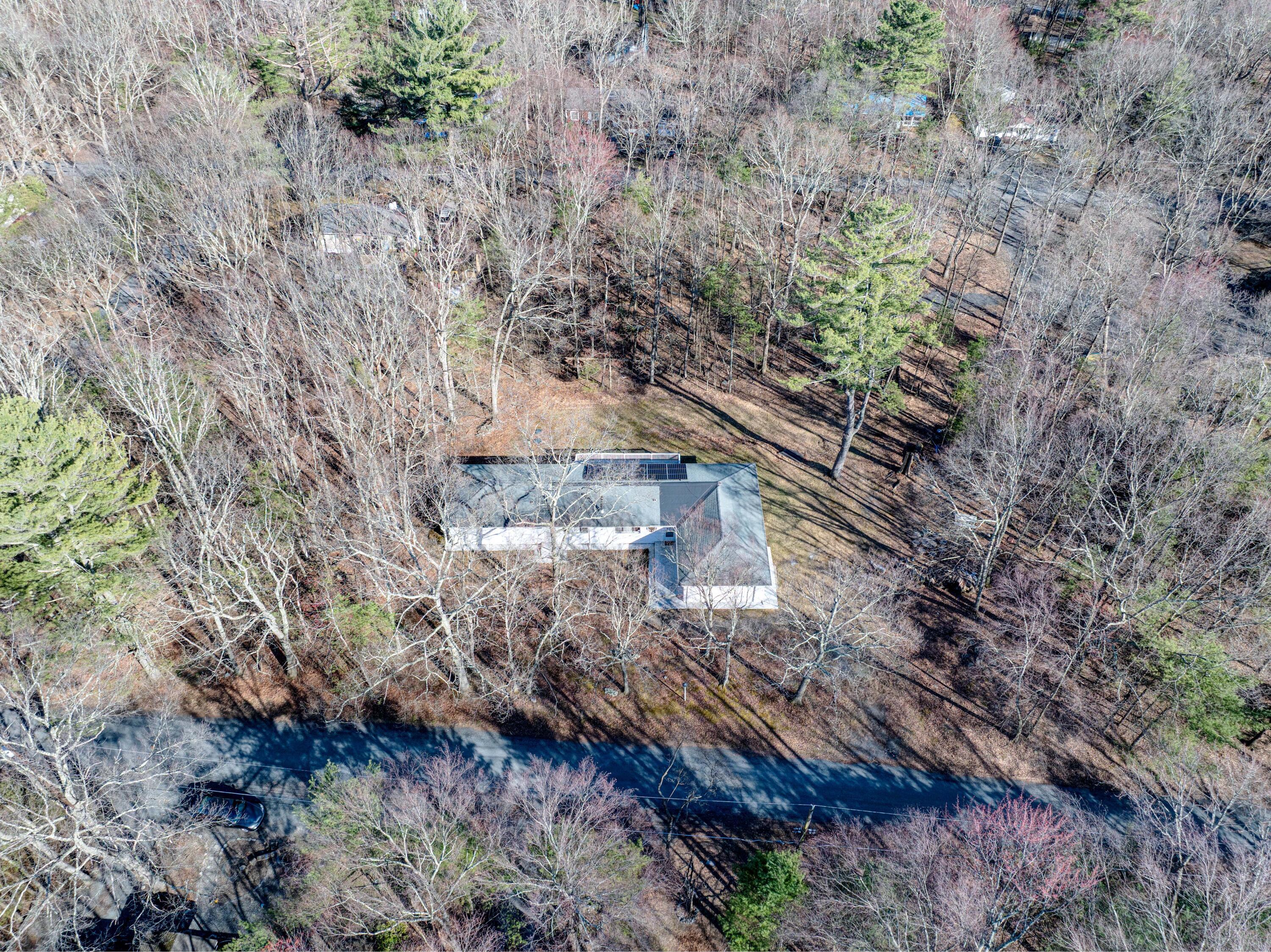 106 Dogwood Road Dingmans Ferry, PA 18328 - Photo 27 of 34 DJI_20250409170055_0115_D