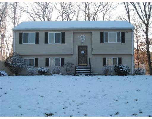 94 Mohawk Trail Cranston, RI 02921 - Photo 1 of 1 Exterior Front.