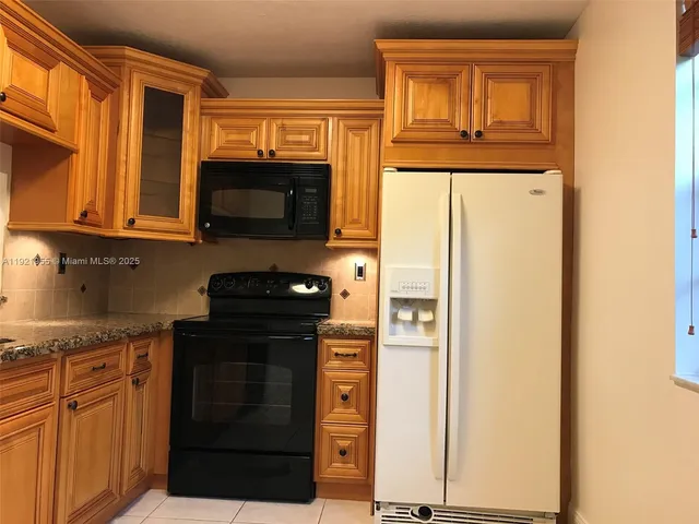 $2,650 | 3564 Magellan Circle, Unit 2141, Aventura, FL 33180