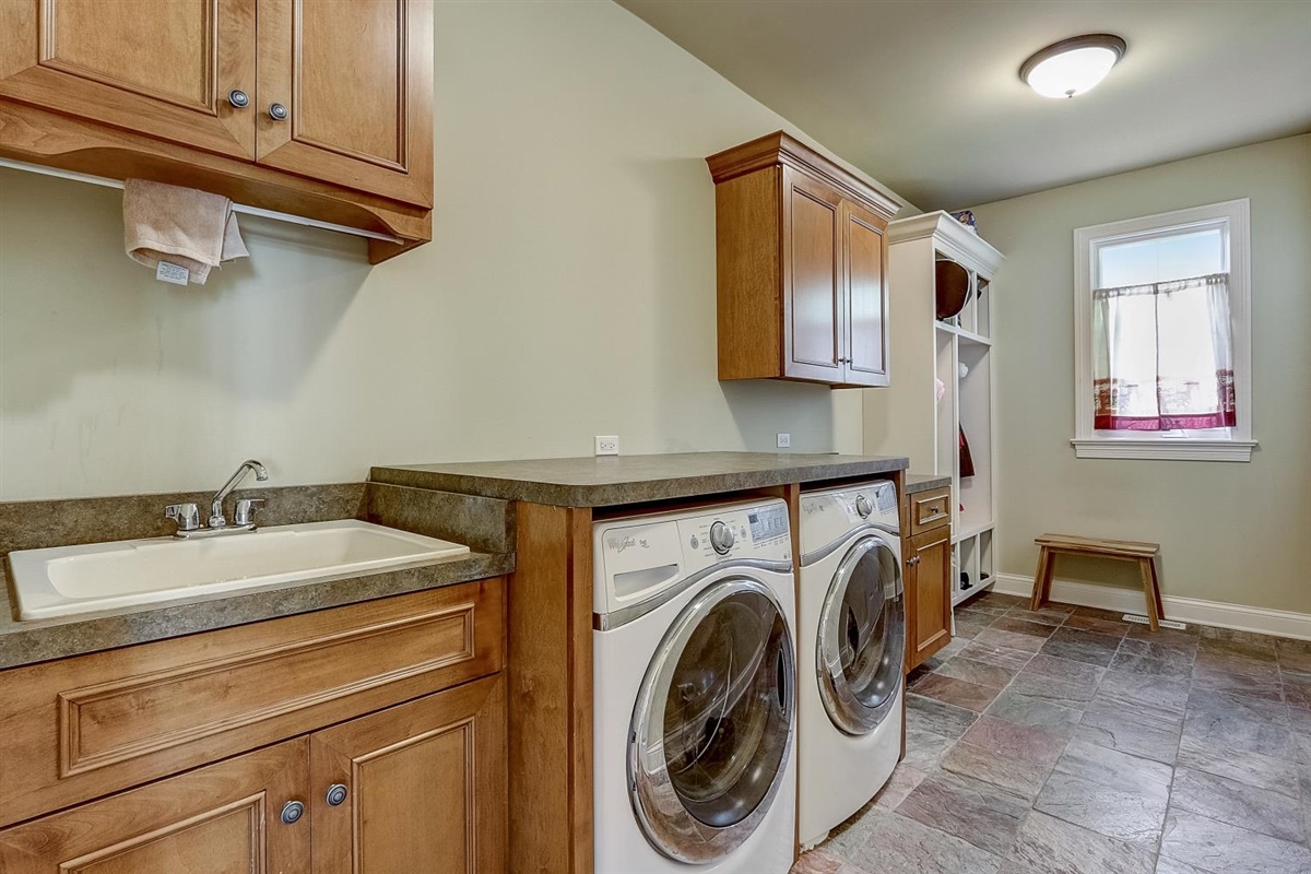 39W560 Walt Whitman Road St. Charles, IL 60175 - Photo 21 of 61