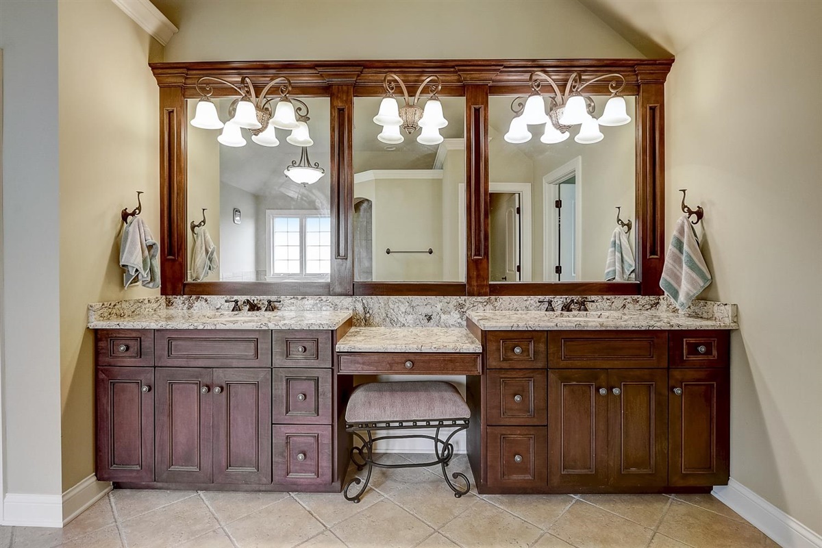 39W560 Walt Whitman Road St. Charles, IL 60175 - Photo 27 of 61
