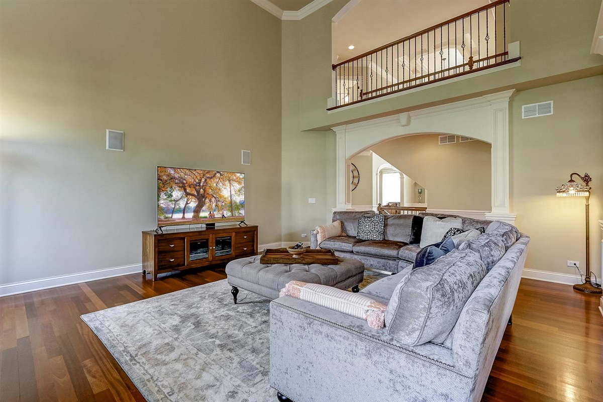 39W560 Walt Whitman Road St. Charles, IL 60175 - Photo 5 of 61