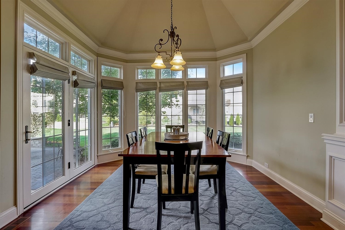 39W560 Walt Whitman Road St. Charles, IL 60175 - Photo 7 of 61
